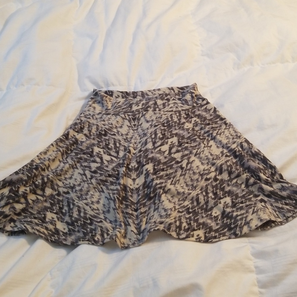 Grey patterned skirt